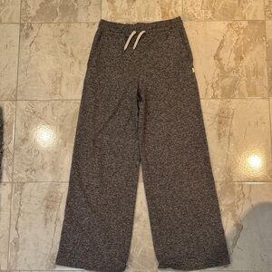 Vuori Halo Essential Wide Leg Pants in Heathered Charcoal XS